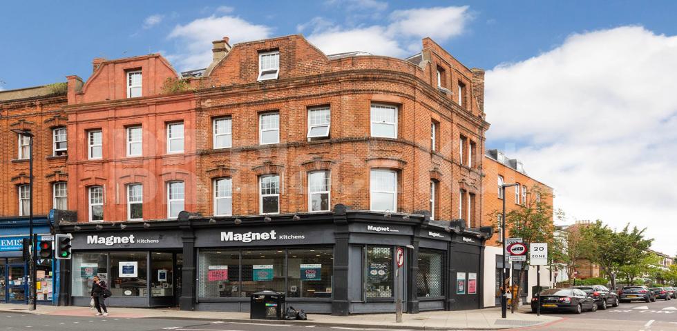 			4 Bedroom, 1 bath, 1 reception Flat			 Criterion Mews, UPPER HOLLOWAY 